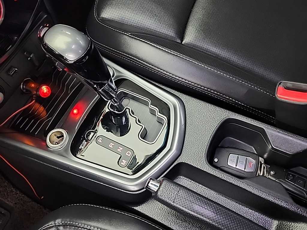 Ssangyong Tivoli - Vista 8