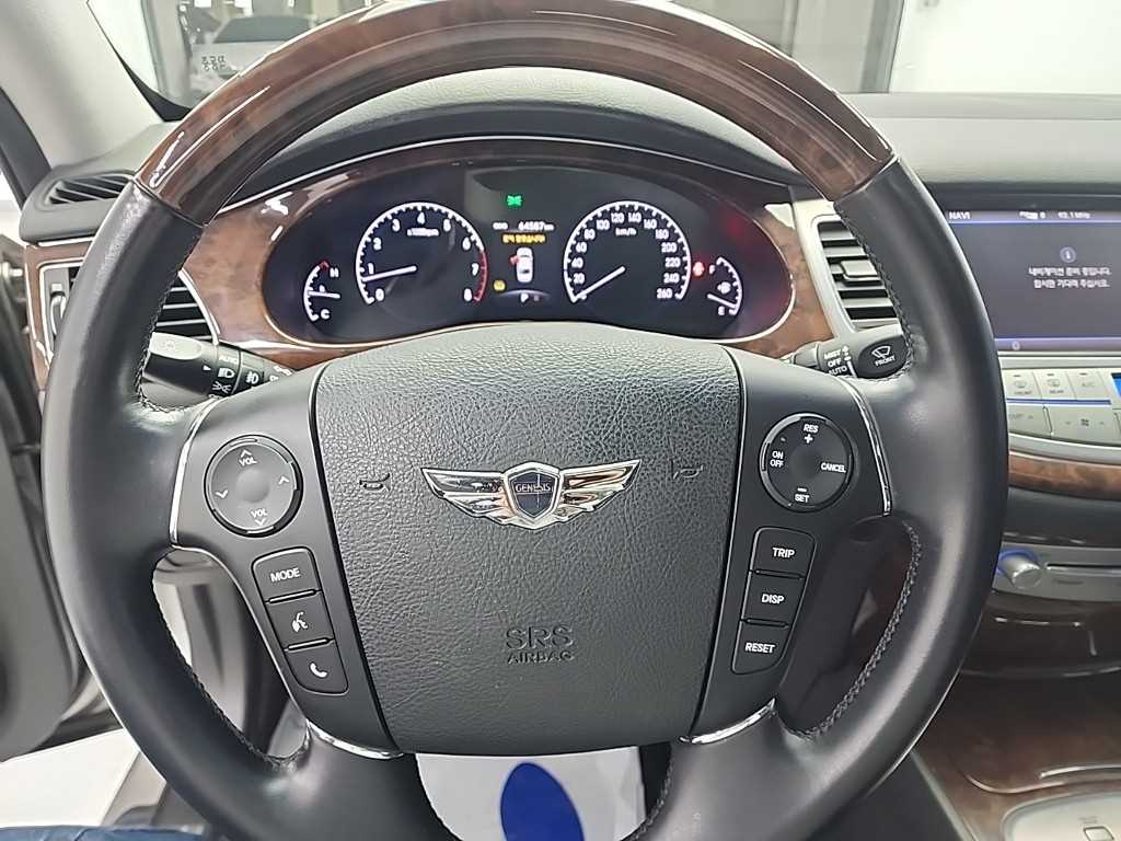 HYUNDAI Genesis - Vista 9