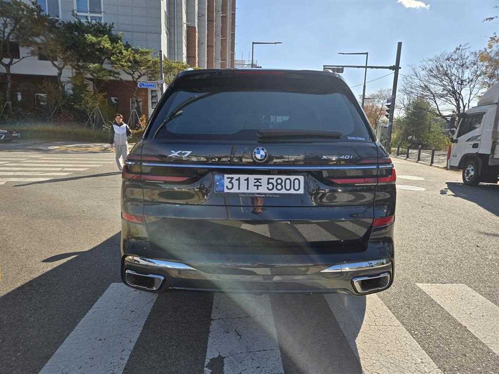BMW X7 - Vista 5