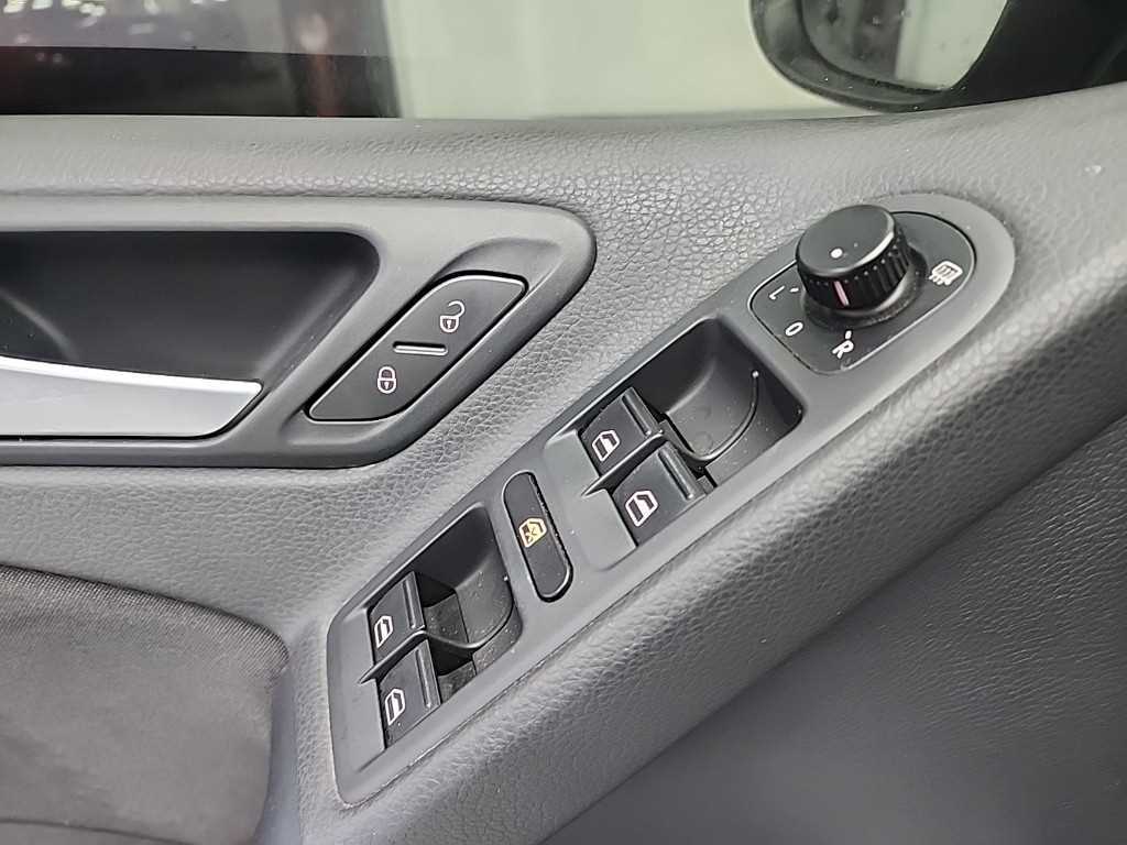 Volkswagen Golf 2012 Azul - Importación desde Corea - HF Imports Iquique - Foto 17