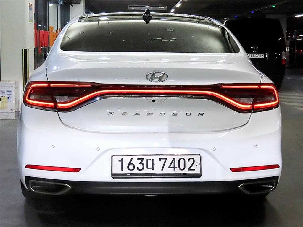 HYUNDAI Grandeur - Vista 5