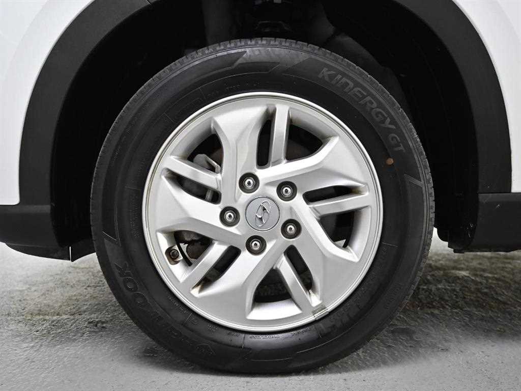 HYUNDAI Venue - Vista 5