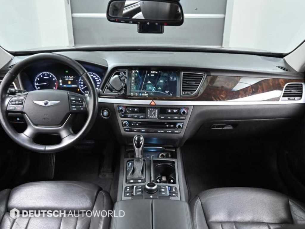 HYUNDAI Genesis - Vista 7