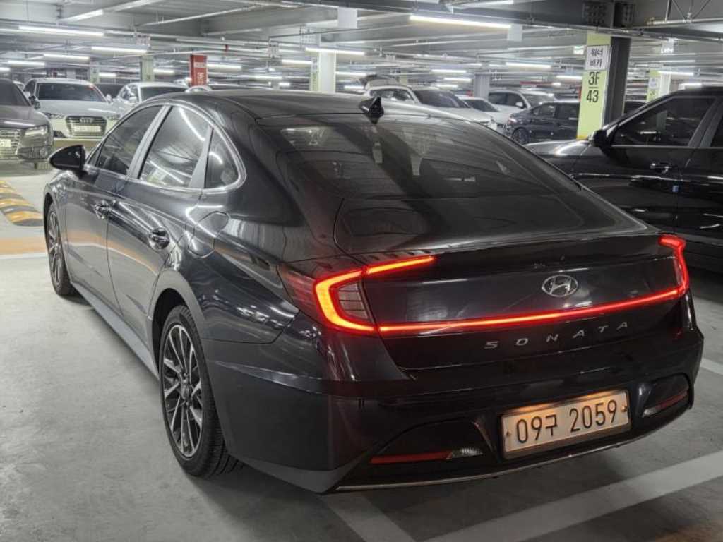 HYUNDAI Sonata - Vista 4