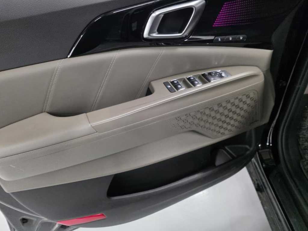 KIA Carnival - Vista 5