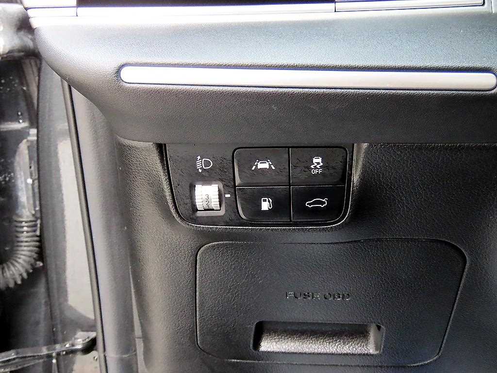 HYUNDAI Grandeur - Vista 11