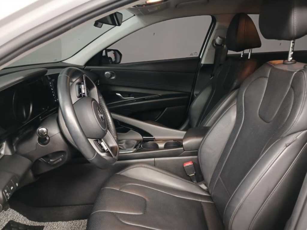 HYUNDAI Avante - Vista 7