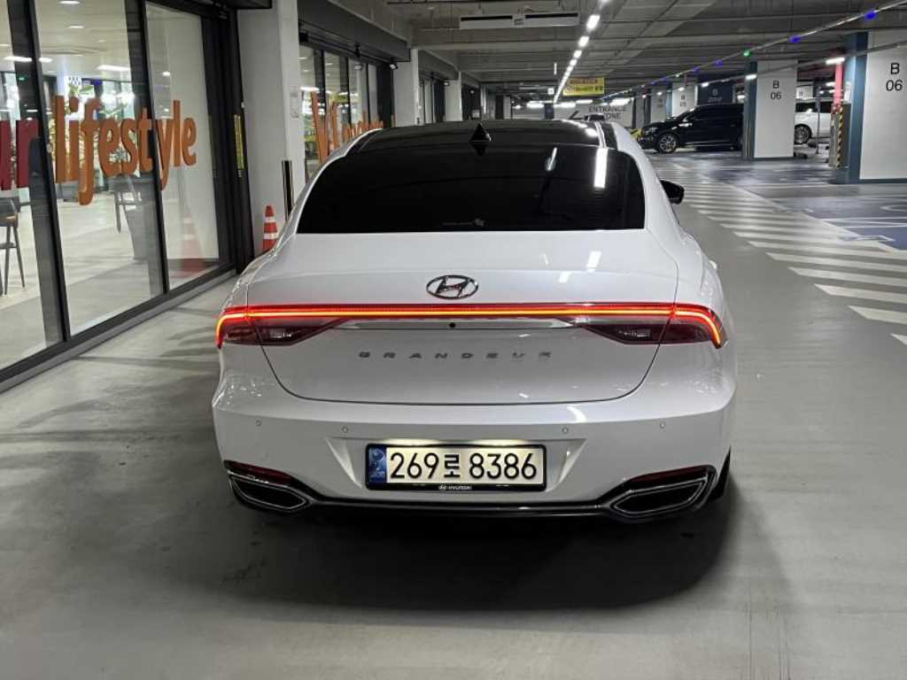 HYUNDAI Grandeur - Vista 5