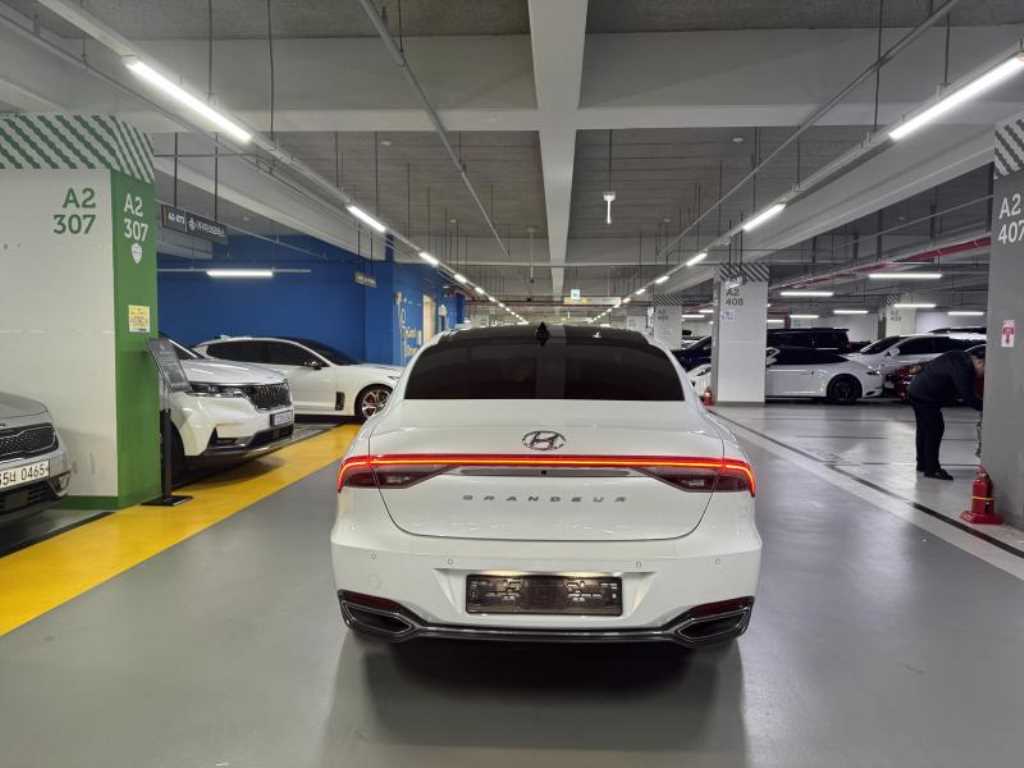 HYUNDAI Grandeur - Vista 4