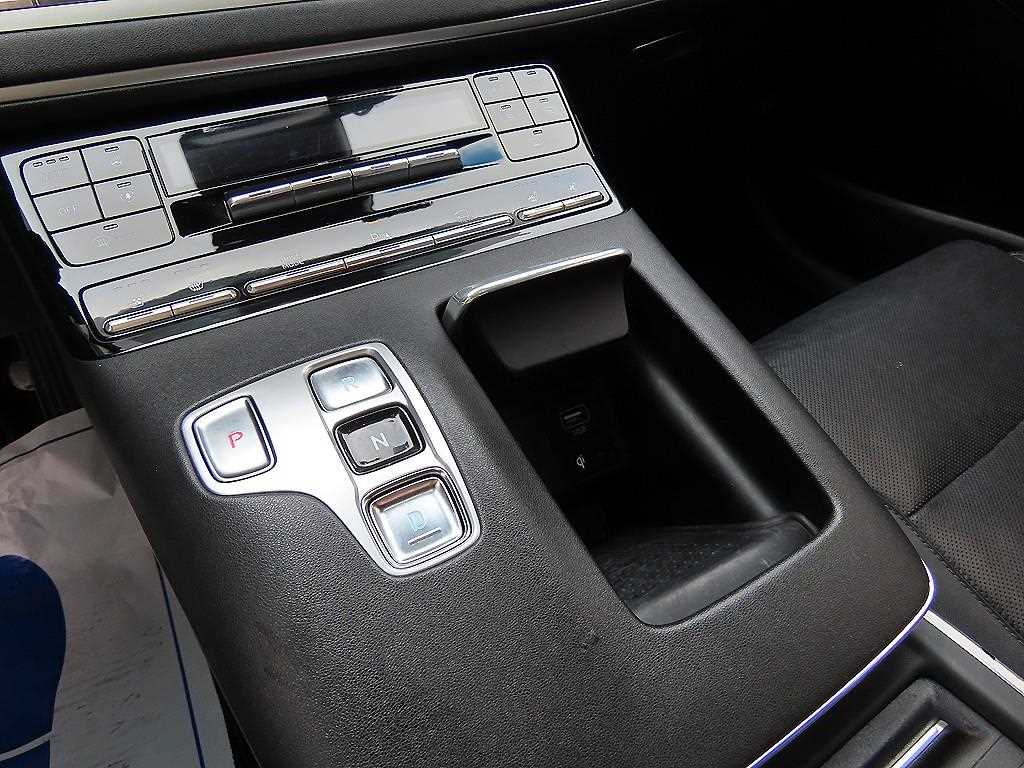 HYUNDAI Grandeur - Vista 9