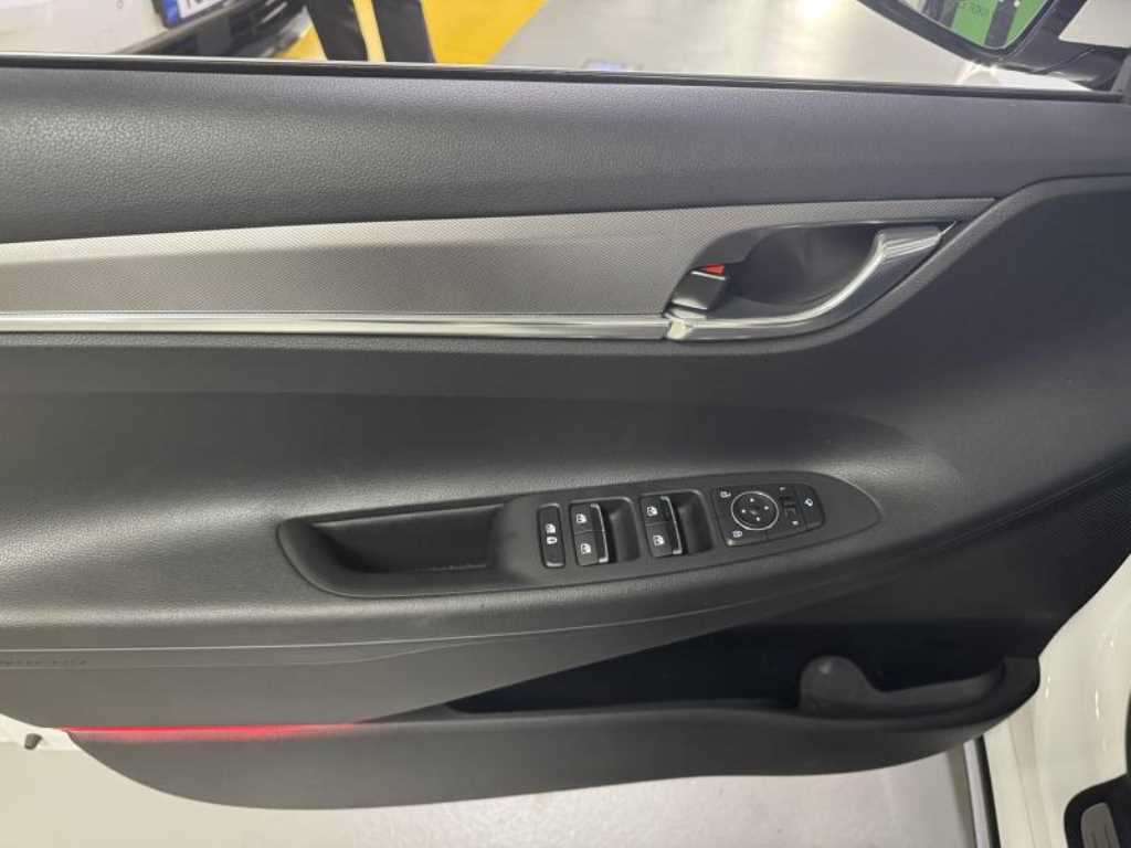 HYUNDAI Grandeur - Vista 9