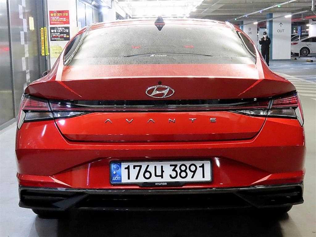 HYUNDAI Avante - Vista 5