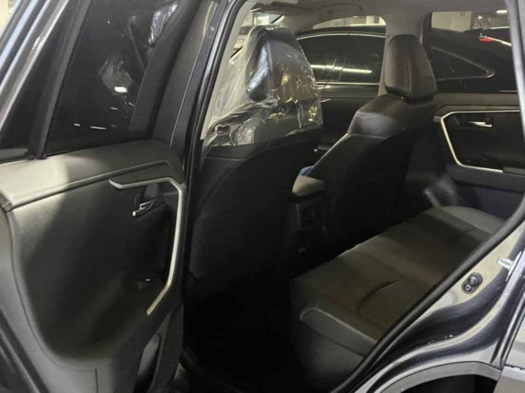 Toyota RAV4 - Vista 8