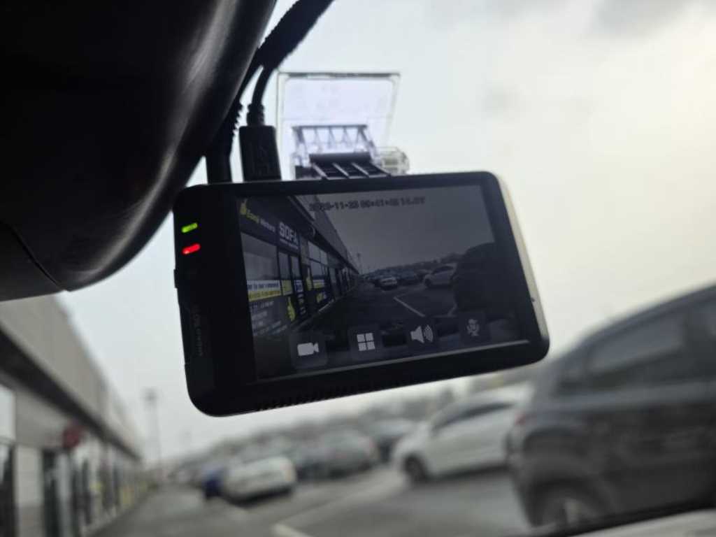 SAMSUNG SM6 - Vista 11