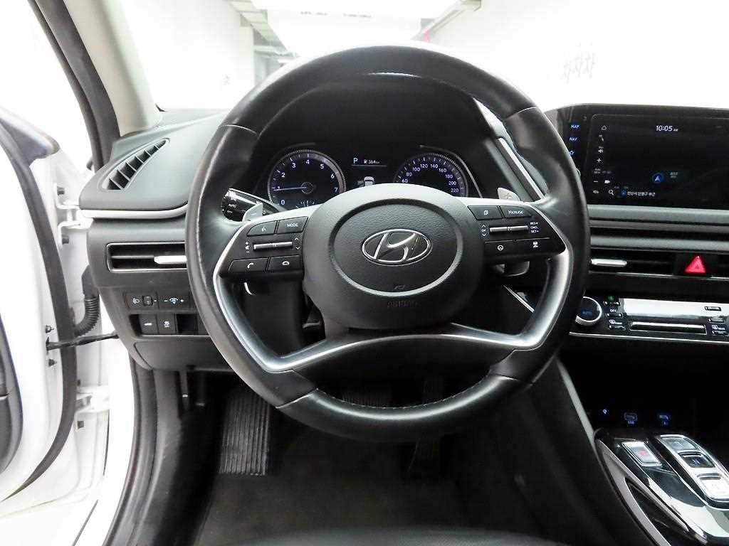 HYUNDAI Sonata - Vista 8