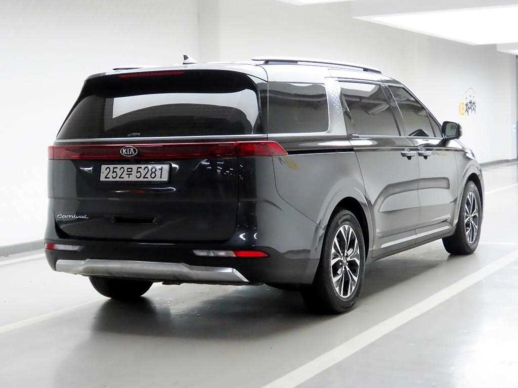 KIA Carnival - Vista 4