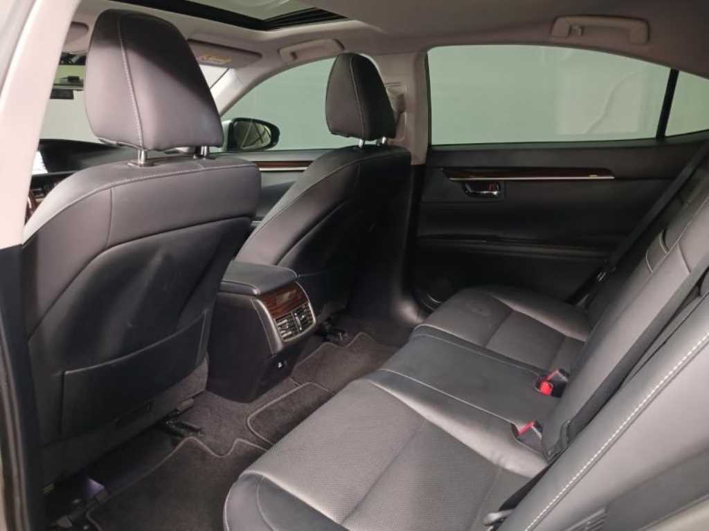 Lexus ES - Vista 8