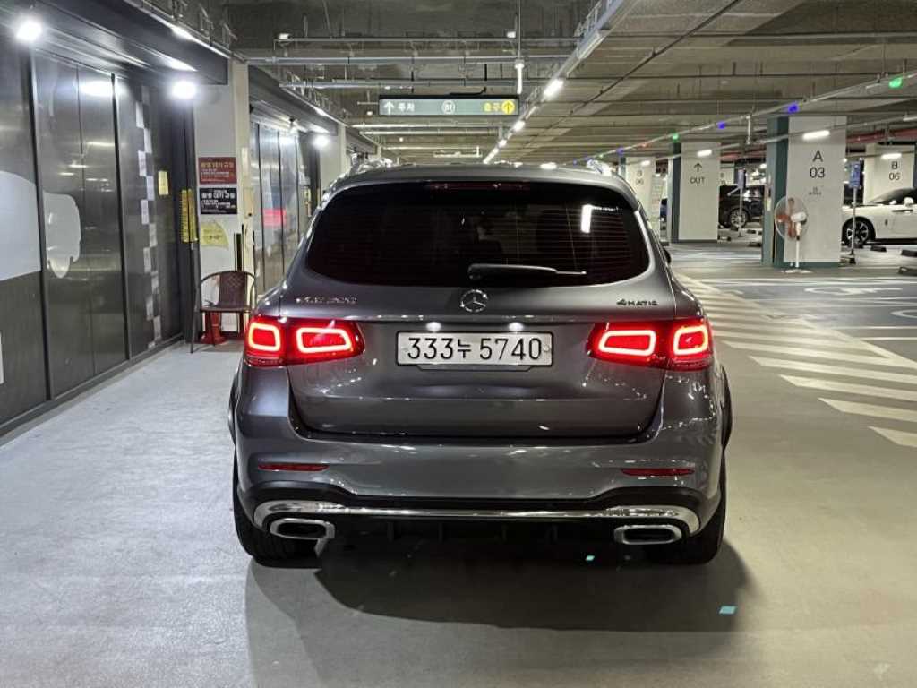 Mercedes Benz GLC Class - Vista 5