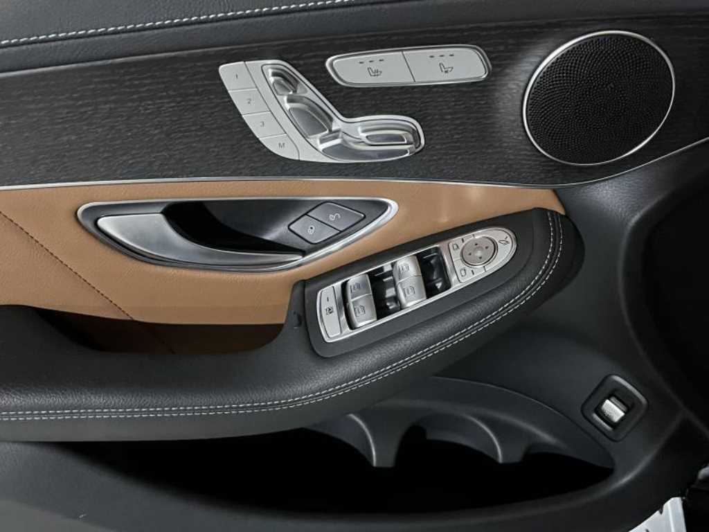 Mercedes Benz GLC Class - Vista 12