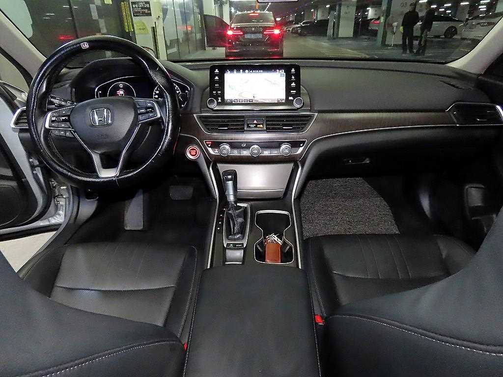 Honda Accord - Vista 9