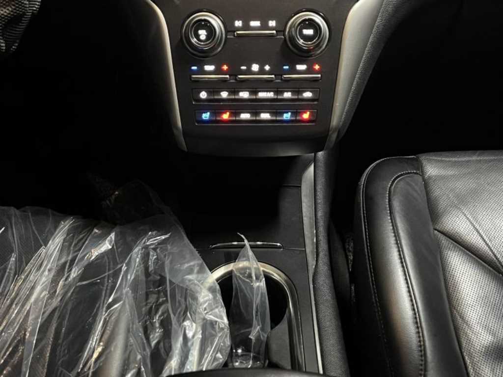 Lincoln MKC - Vista 11