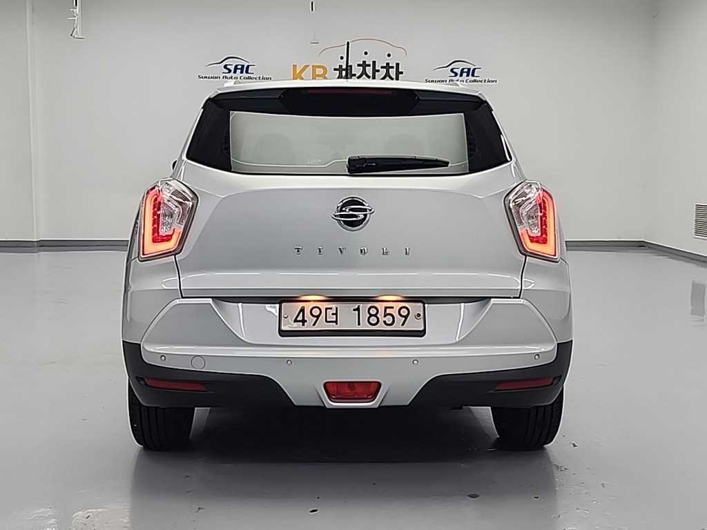 Ssangyong Tivoli - Vista 3