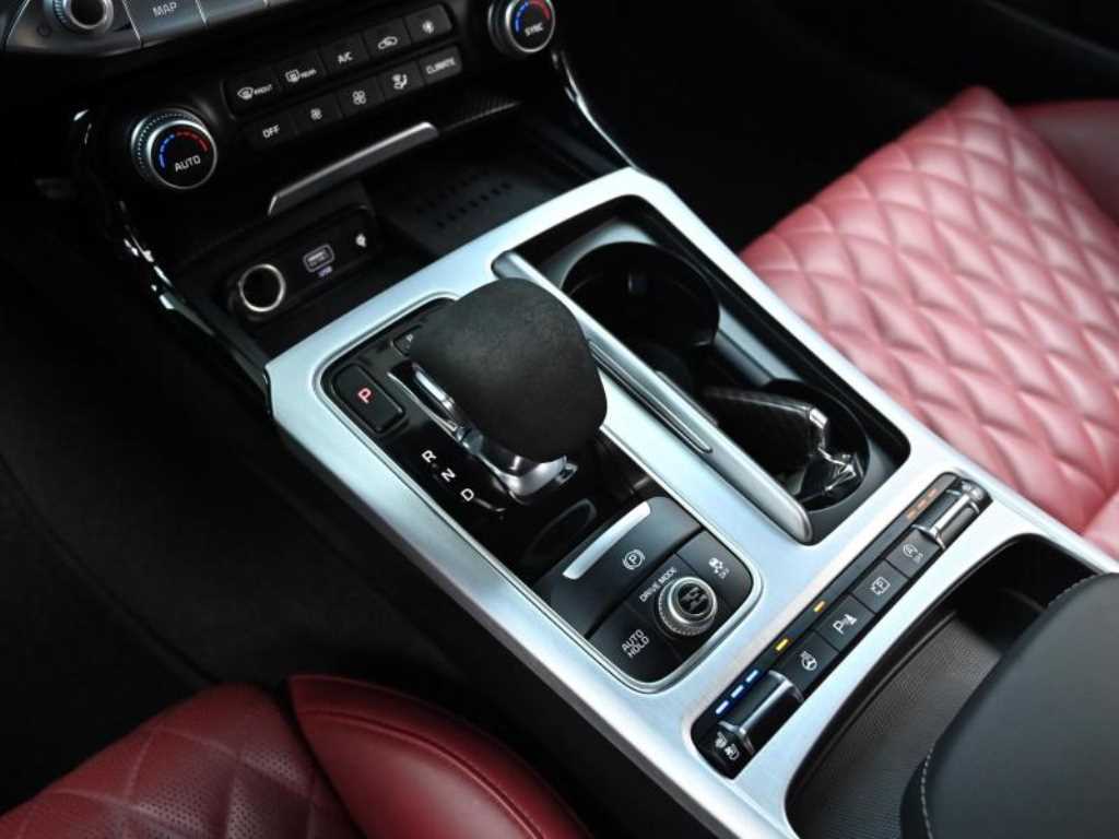 KIA Stinger - Vista 9