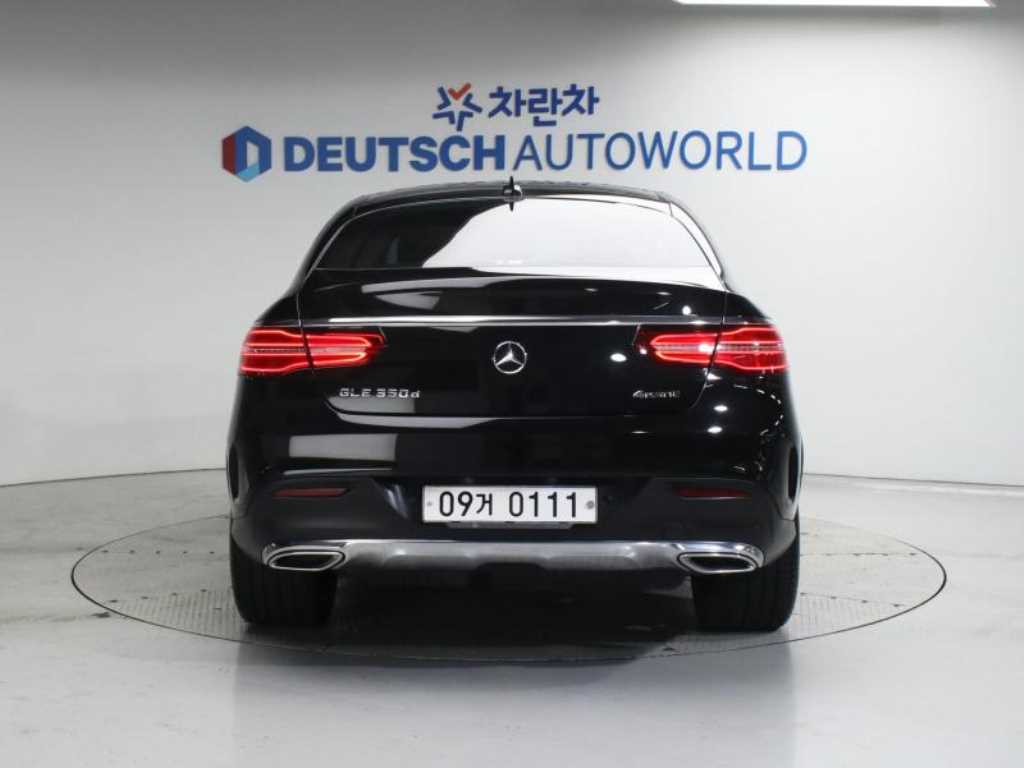 Mercedes Benz GLE Class - Vista 4