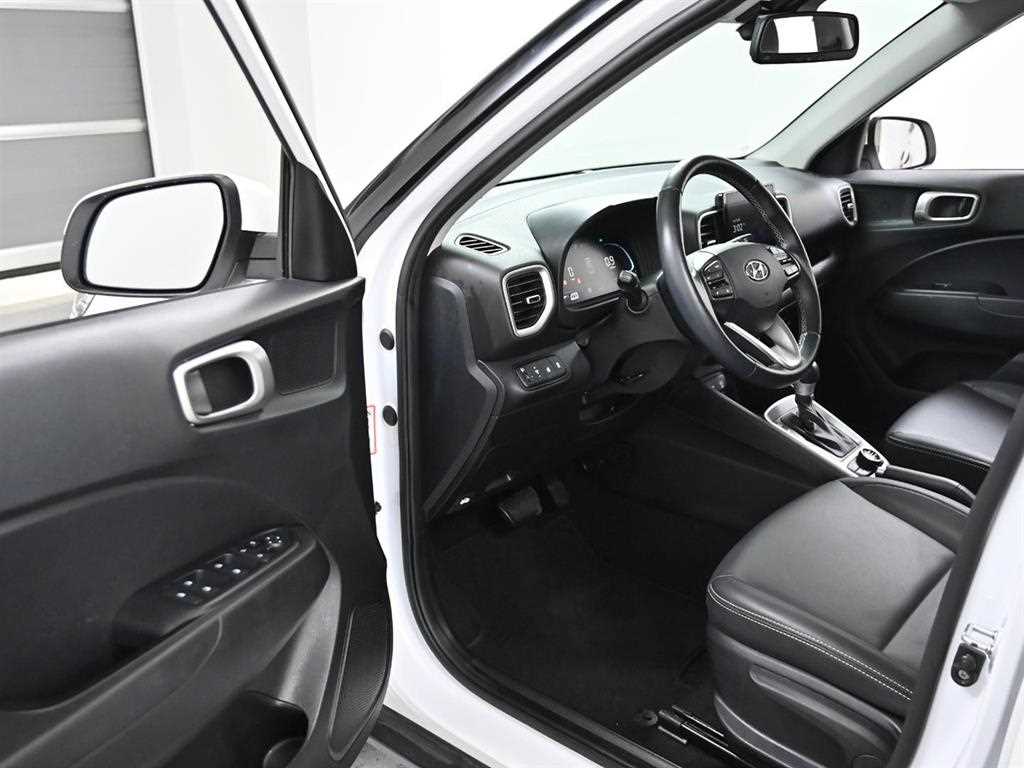 HYUNDAI Venue - Vista 11