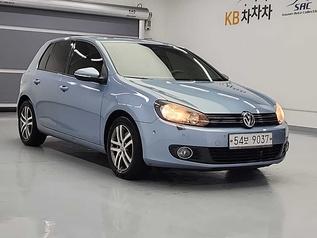 Volkswagen Golf - Vista 4