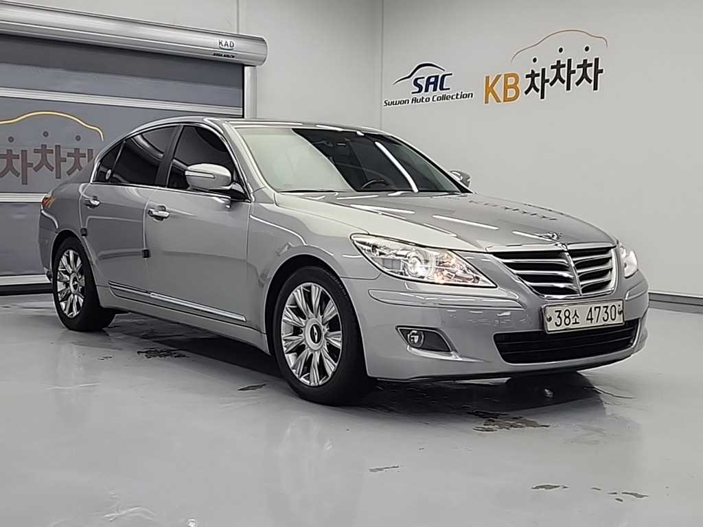 HYUNDAI Genesis - Vista 4