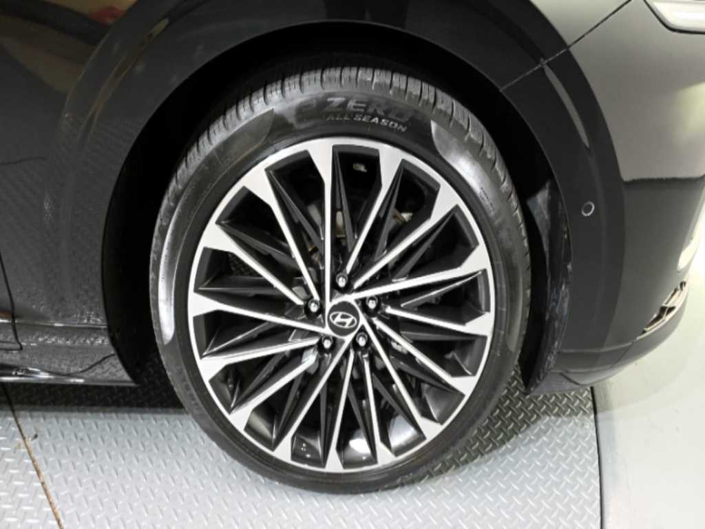 HYUNDAI Grandeur - Vista 5