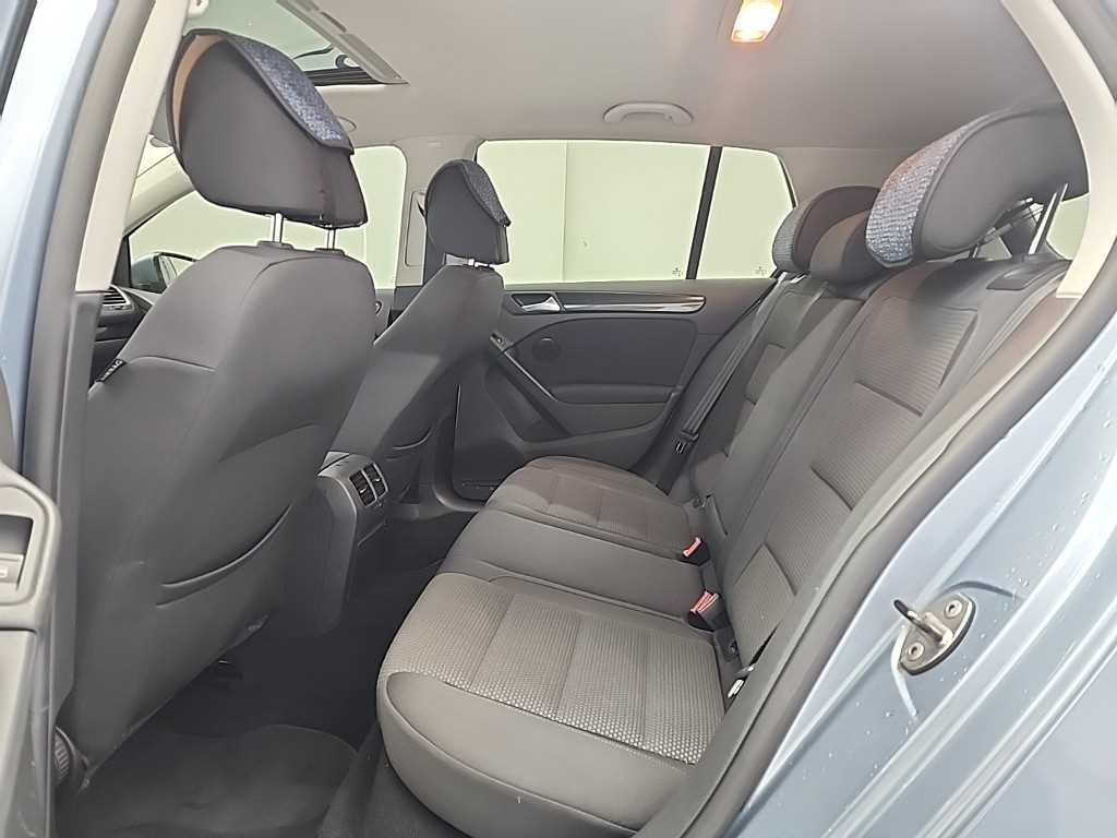 Volkswagen Golf - Vista 12