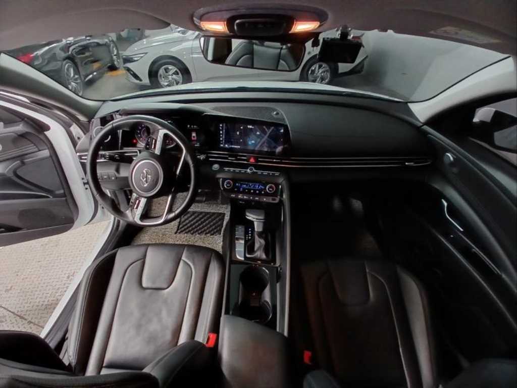 HYUNDAI Avante - Vista 6