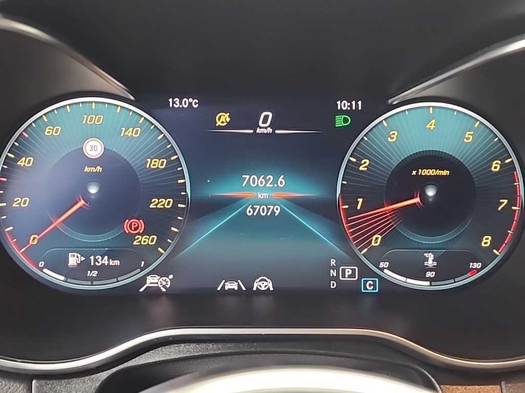 Mercedes Benz GLC Class - Vista 6