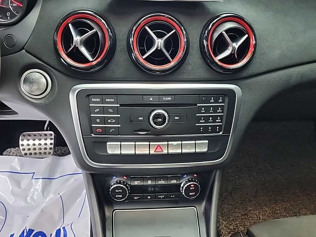 Mercedes Benz CLA Class - Vista 10