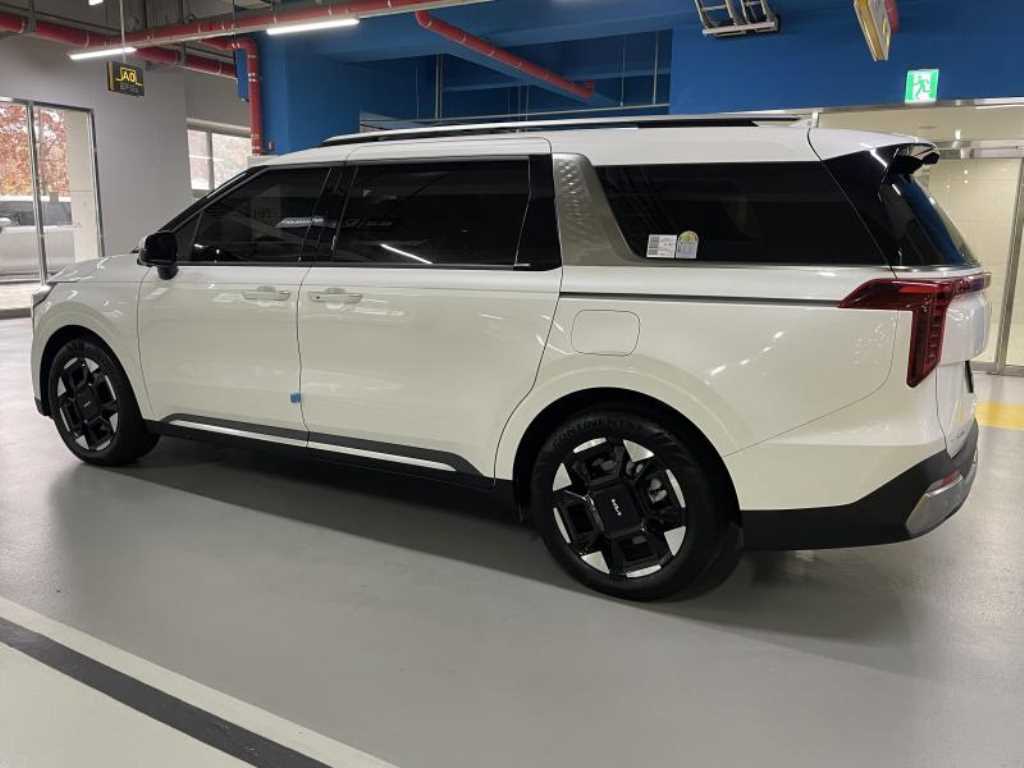 KIA Carnival - Vista 4