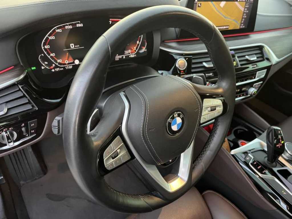 BMW 5 Series - Vista 8