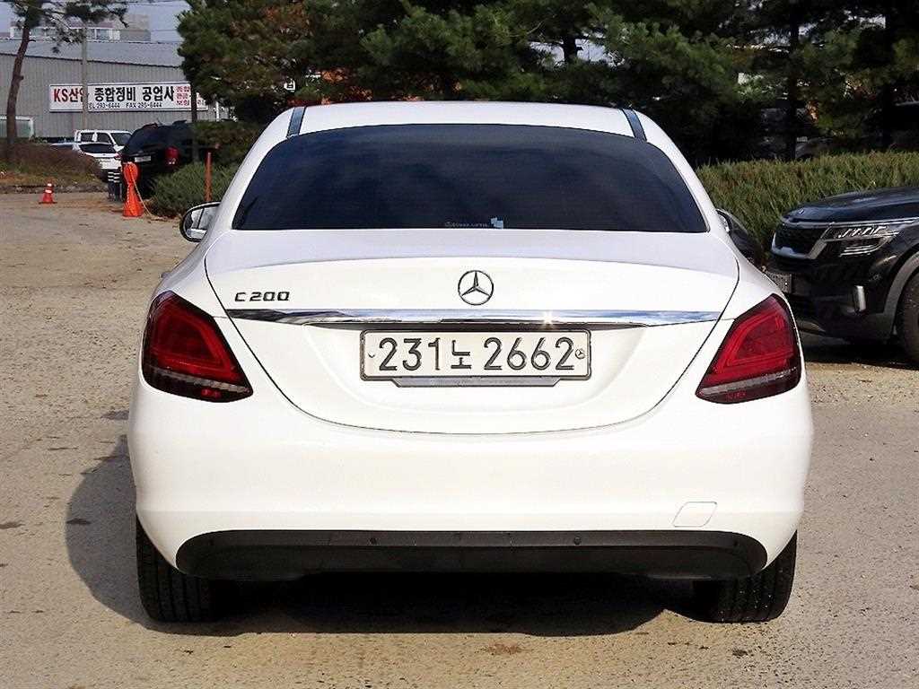 Mercedes Benz C Class - Vista 4