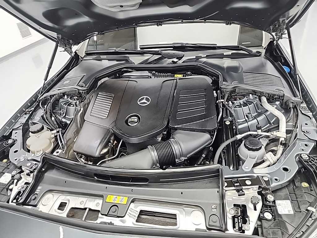 Mercedes Benz C Class - Vista 5