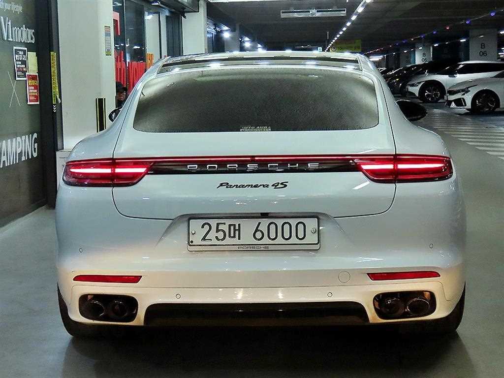 Porsche Panamera - Vista 4