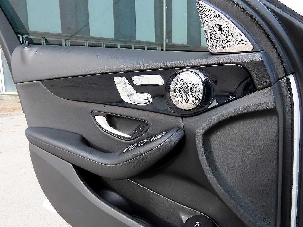 Mercedes Benz C Class - Vista 11