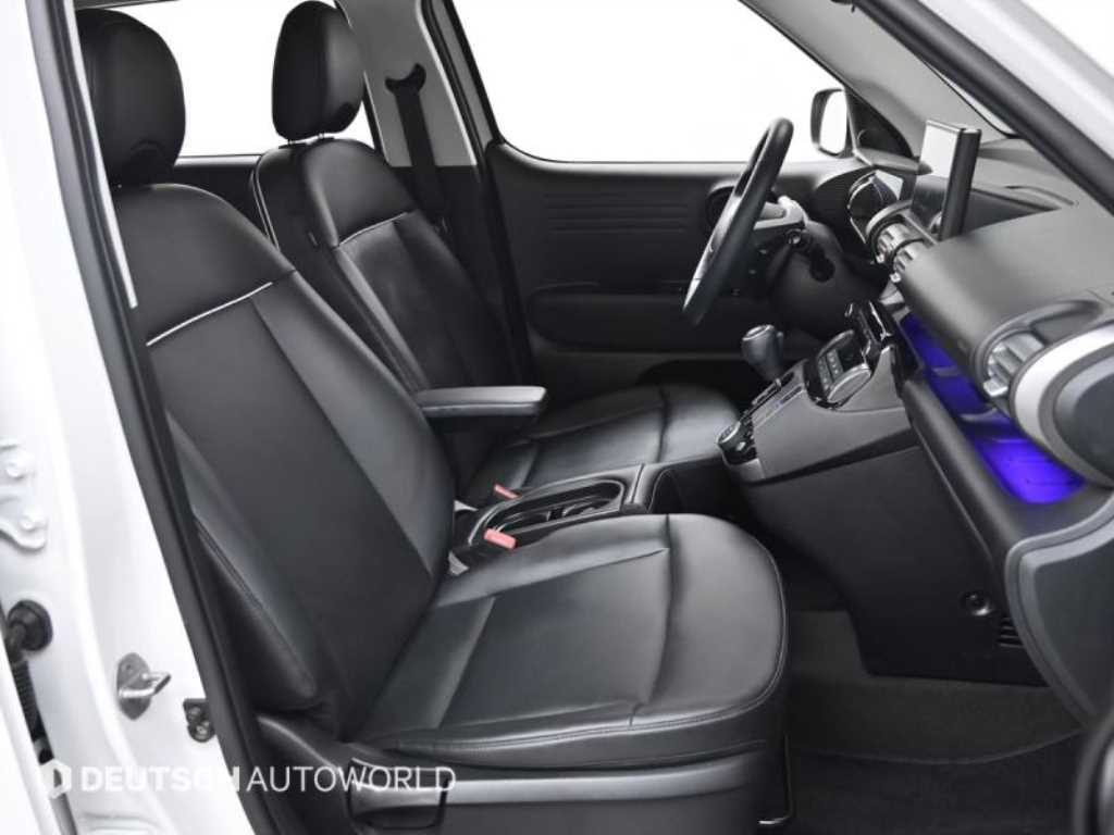 HYUNDAI Casper - Vista 10