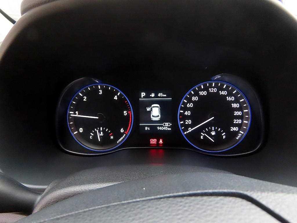 HYUNDAI Kona - Vista 9