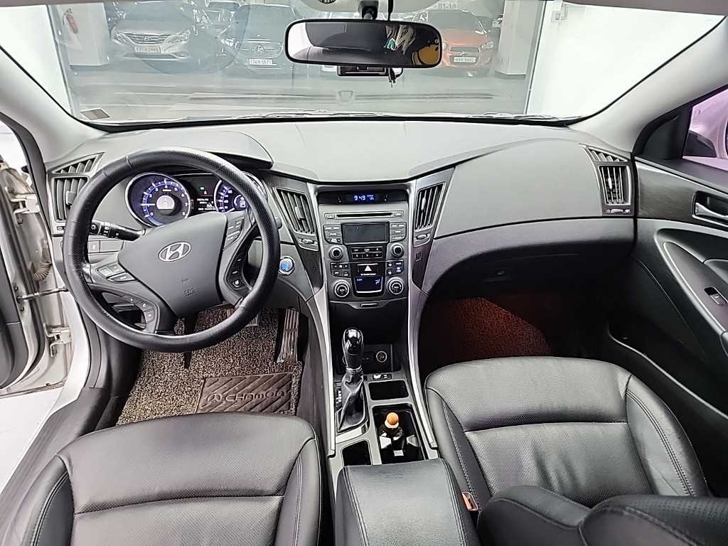 HYUNDAI Sonata - Vista 6