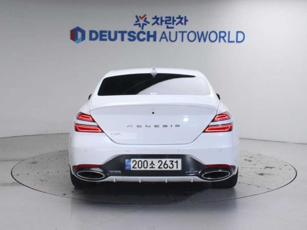 Genesis G70 - Vista 4