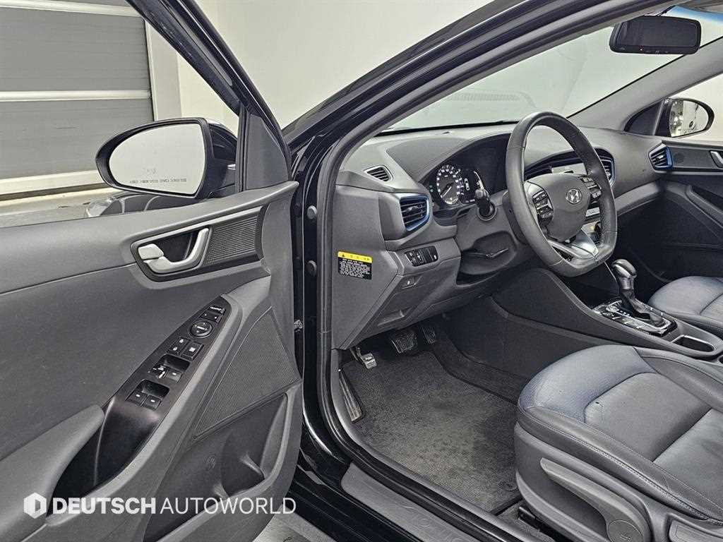 HYUNDAI Ioniq - Vista 10