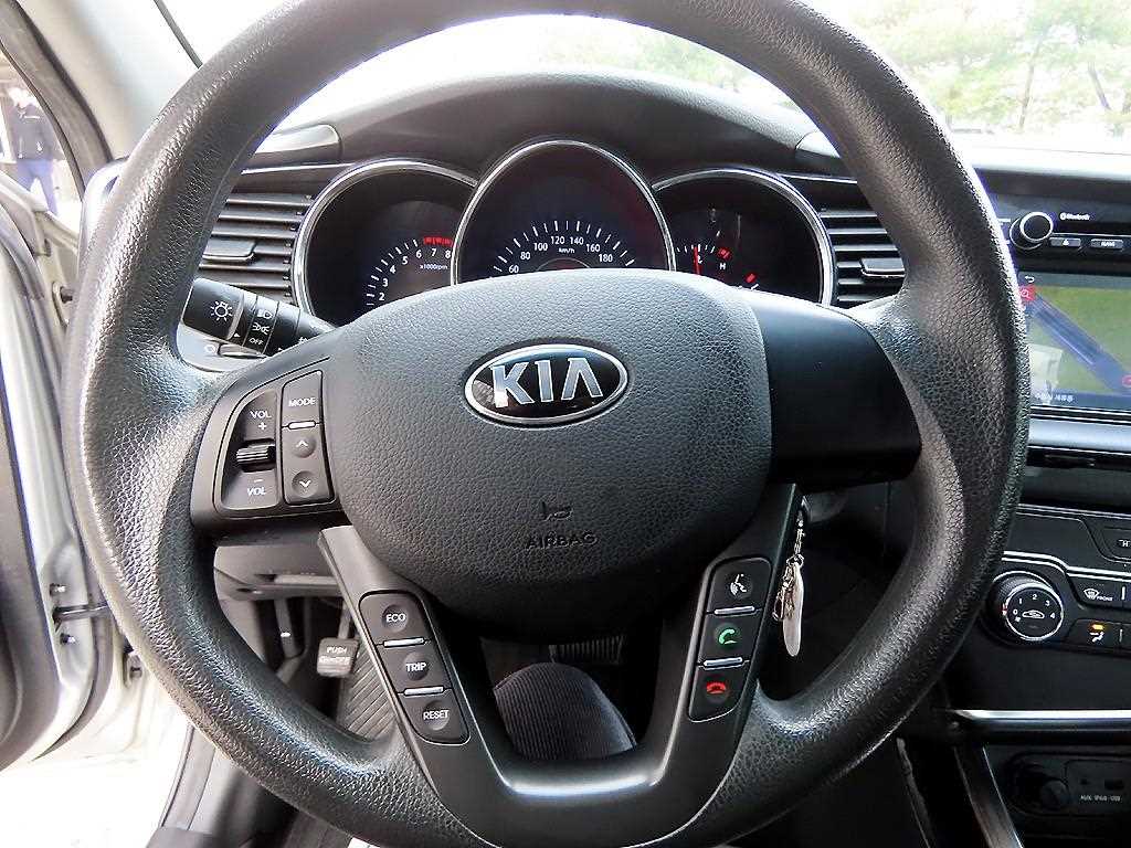 KIA K5 - Vista 8