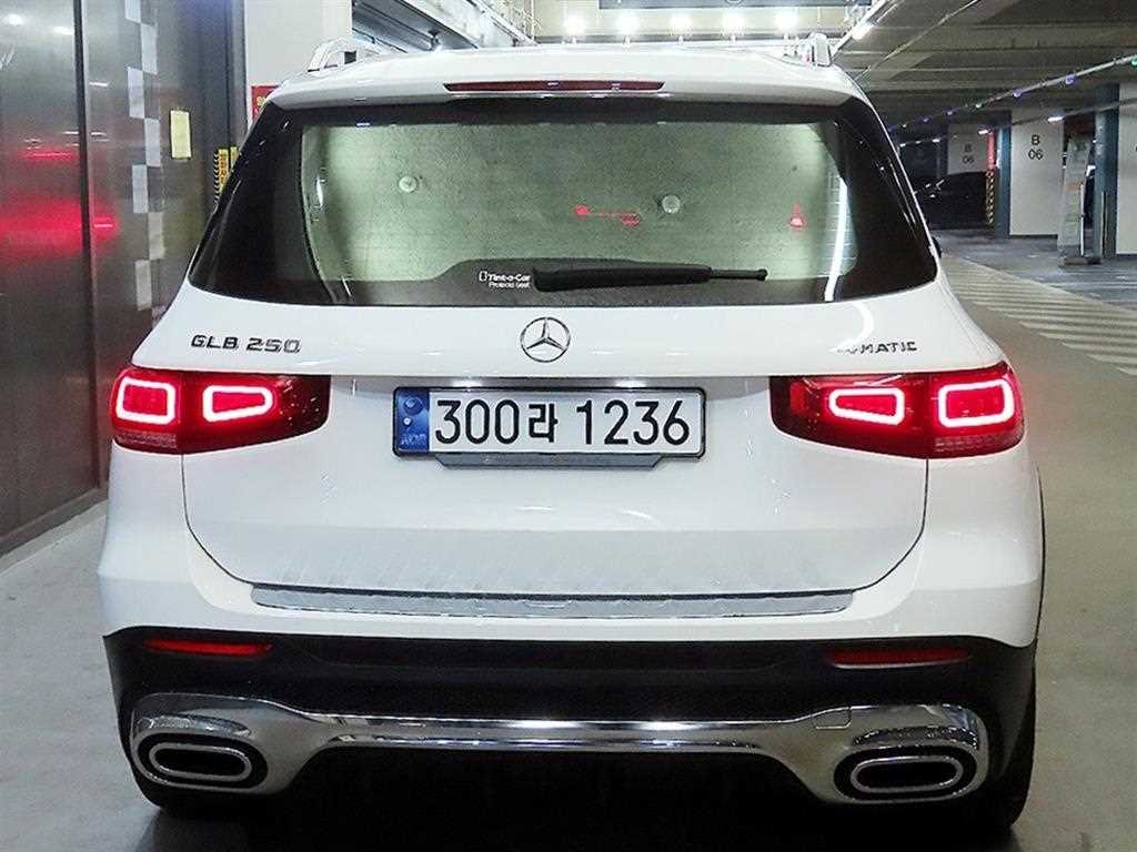 Mercedes Benz GLB Class - Vista 5