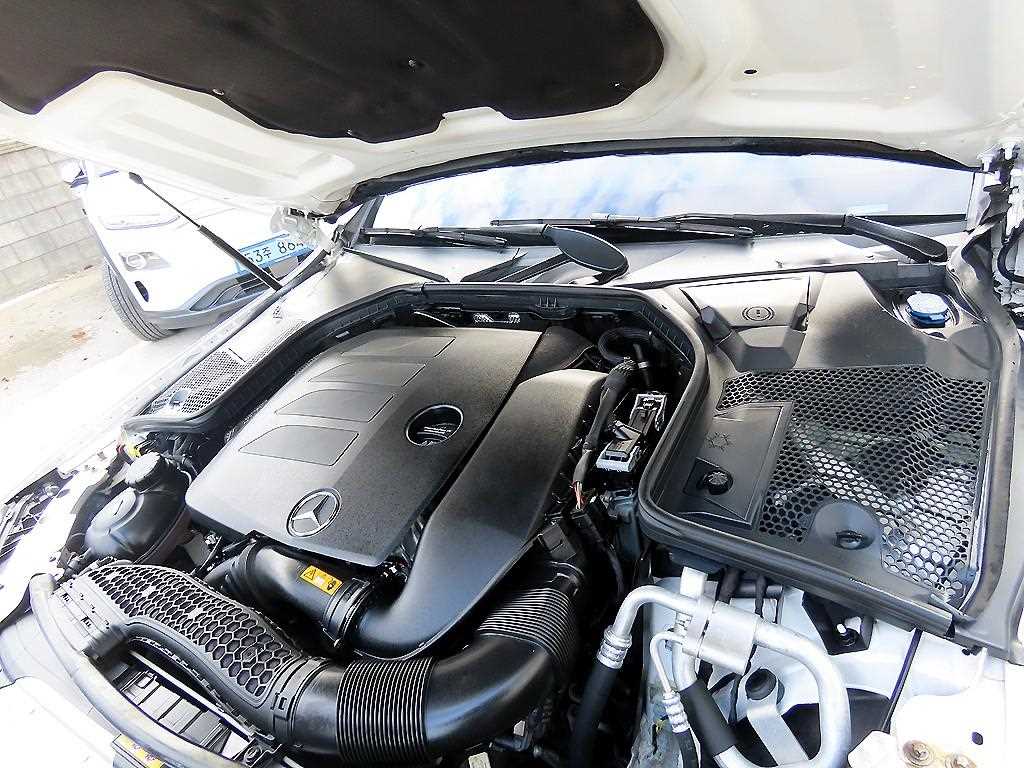 Mercedes Benz C Class 2019 Blanco - Importación desde Corea - HF Imports Iquique - Foto 19